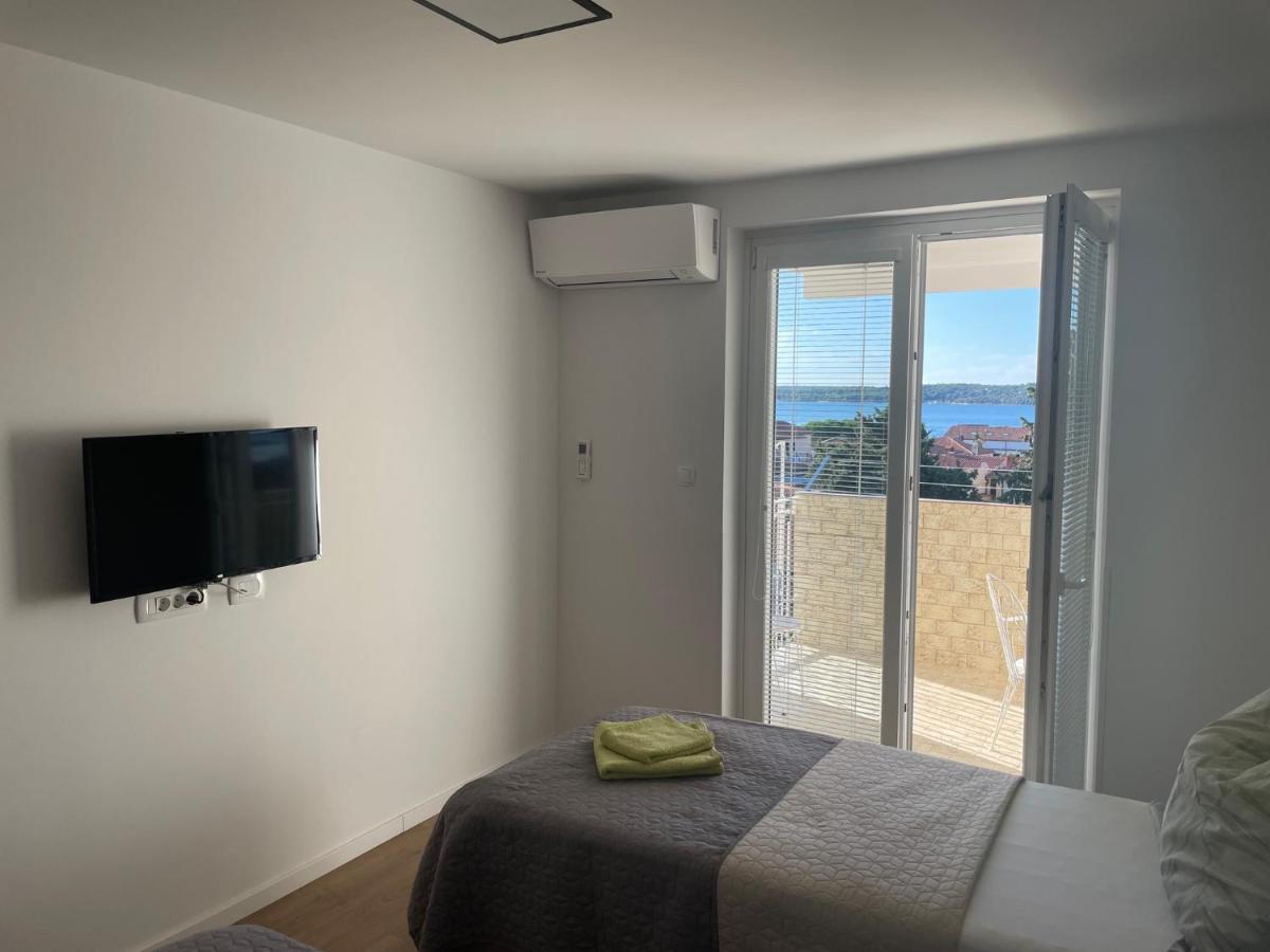 App Robi Apartment Новиград Екстериор снимка